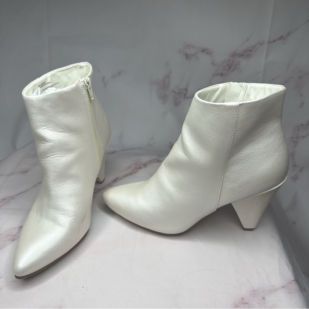 Seven Dial Bootie Heels White Zip Up Womens 9